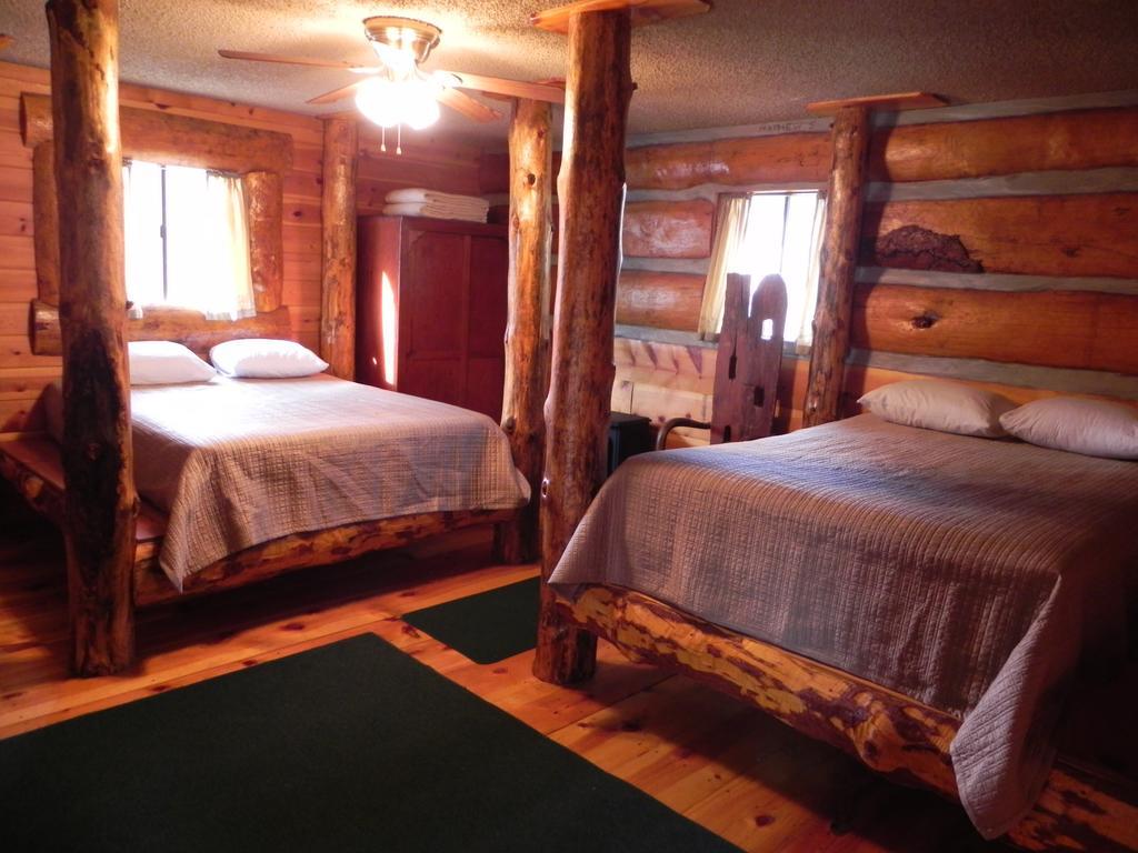 Apache Village Cabins Руидозо Номер фото